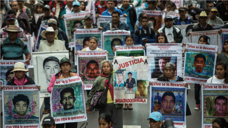 11 años de Ayotzinapa- familias de los 43 estudiantes siguen sin justicia tras pasar tres presidentes