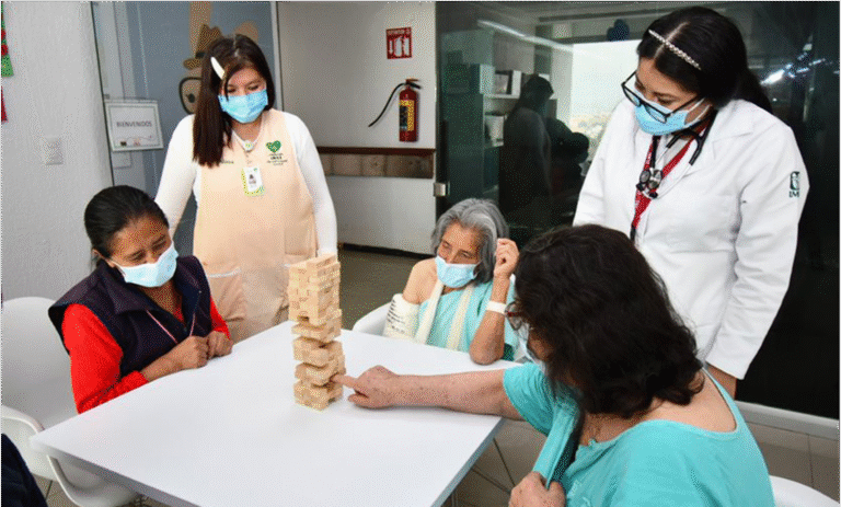 ISSSTE abre la primera ludoteca para adultos mayores en la CDMX