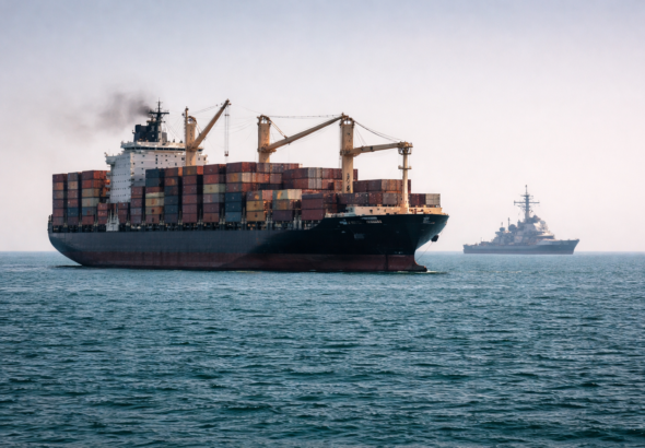 Buque portacontenedores en el Golfo Pérsico