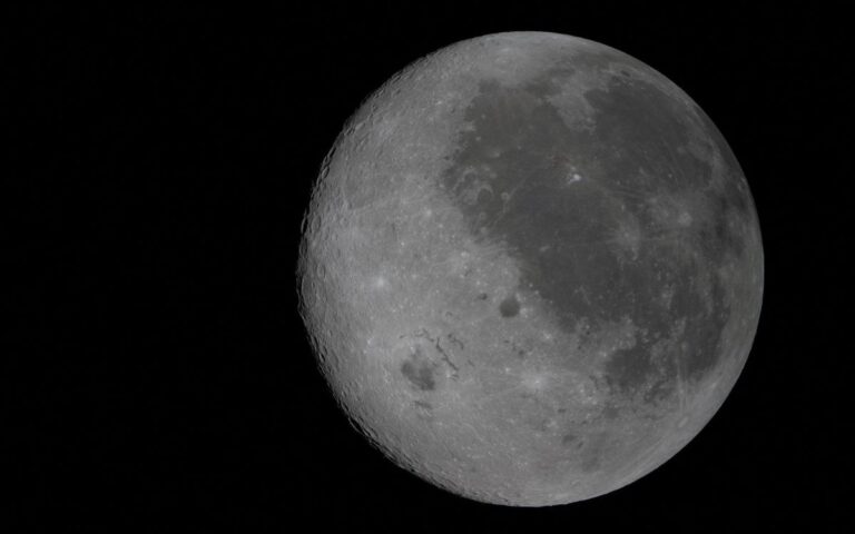 luna-artemis2-060426