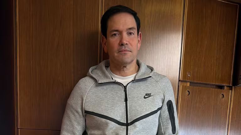 ¿Coincidencia o burla? El polémico look de Marco Rubio en el Air Force One que imita a Maduro